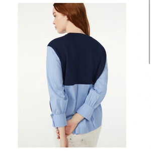 Size large free assembly top in excellent like new condition​